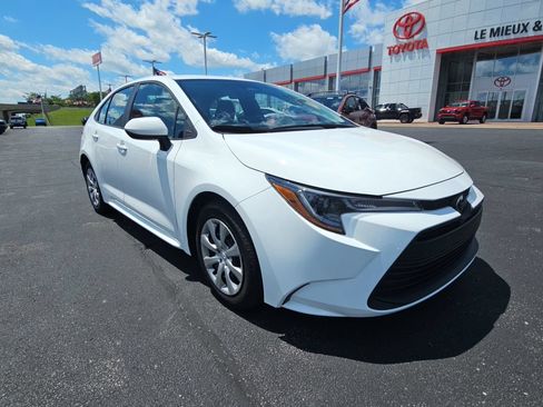 Certified 2025 Toyota Corolla LE FWD image 1