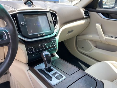 Used 2016 Maserati Ghibli RWD image 12