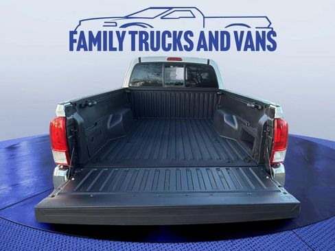 Used 2017 Toyota Tacoma SR5 image 17