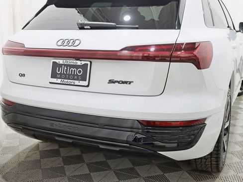 Used 2024 Audi Q8 e-tron Prestige image 12