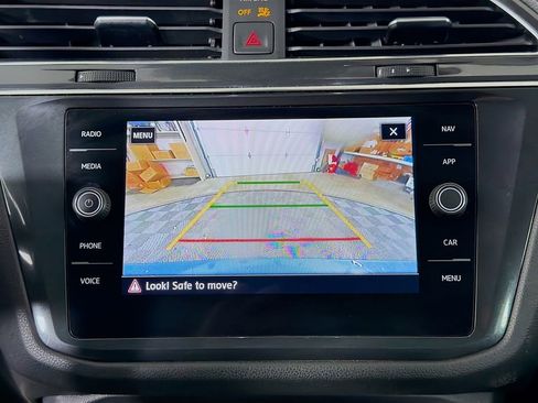 Used 2020 Volkswagen Tiguan SEL w/ 3rd Row Seat Package AWD/4WD image 17