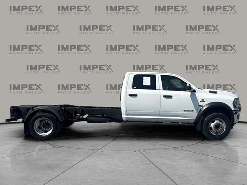 Used 2019 RAM 4500 Tradesman w/ Chrome Appearance Group RWD image 6