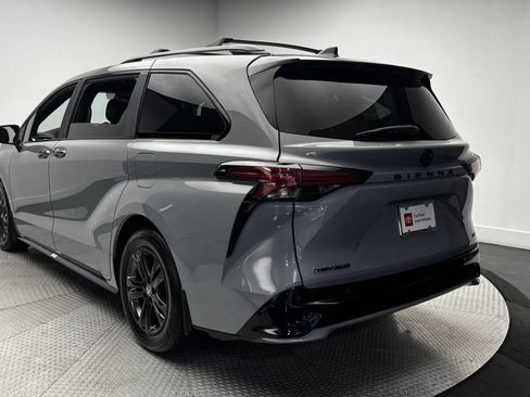 Used 2025 Toyota Sienna XSE w/ XSE Premium Package AWD/4WD image 44
