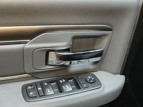 Used 2018 RAM 1500 Classic SLT image 15