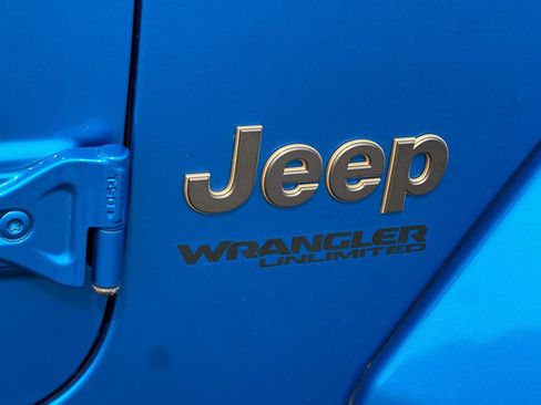 Used 2022 Jeep Wrangler Unlimited Rubicon AWD/4WD image 26