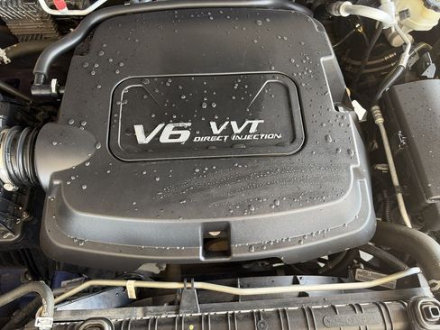Used 2016 Chevrolet Colorado LT w/ LT Convenience Package RWD image 8