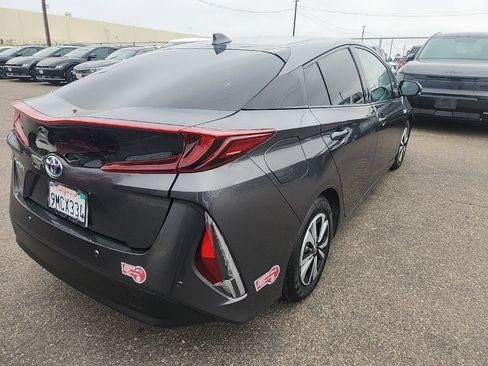 Used 2017 Toyota Prius Prime Advanced FWD image 12