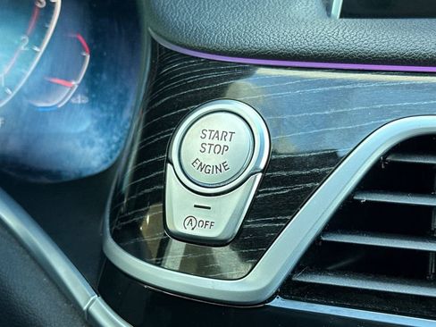 Used 2022 BMW 740i w/ M Sport Package image 25