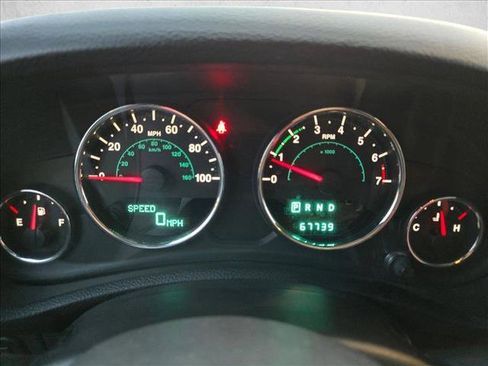 Used 2014 Jeep Wrangler Unlimited Rubicon w/ Connectivity Group image 8