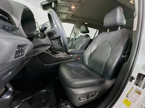 Used 2022 Toyota Highlander Platinum image 22