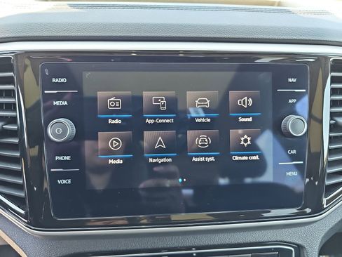 Used 2023 Volkswagen Atlas SEL R-Line AWD/4WD image 21