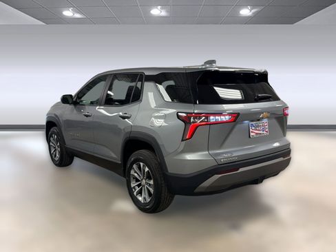 Used 2025 Chevrolet Equinox LT FWD image 3