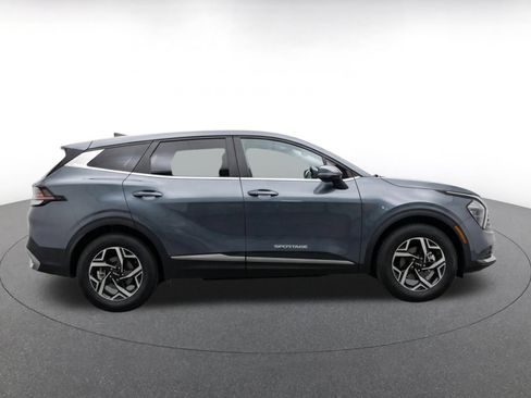 Used 2025 Kia Sportage LX FWD image 9