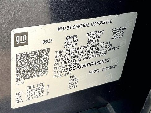 Used 2023 Chevrolet Suburban LT w/ LT Signature Plus Package image 16