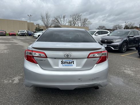 Used 2014 Toyota Camry SE image 9
