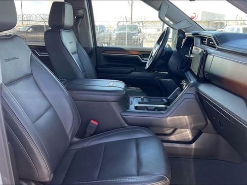 Used 2024 GMC Sierra 3500 Denali w/ Denali Reserve Package image 7