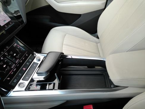 Used 2021 Audi e-tron Premium AWD/4WD image 44
