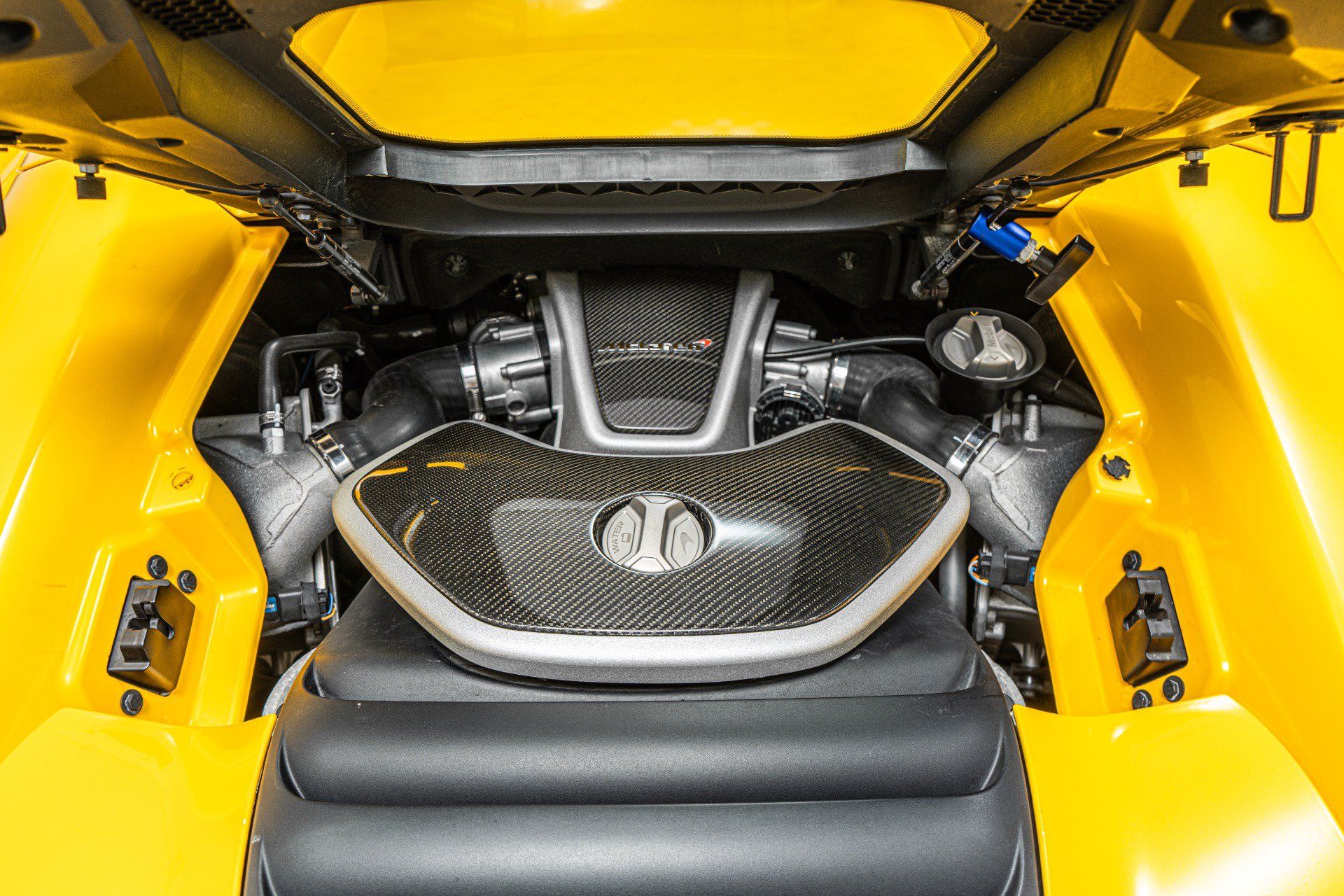 Used 2015 McLaren 650S Spider RWD image 12