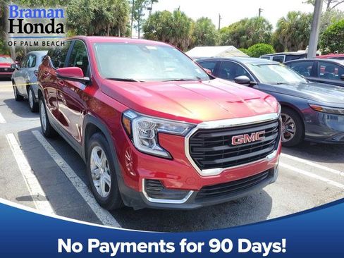 Used 2022 GMC Terrain SLE FWD image 1