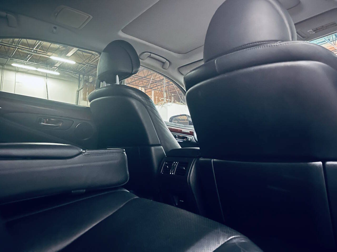 Used 2012 Lexus LS 460 w/ Comfort Pkg RWD image 21