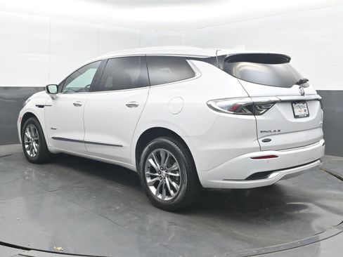 Used 2024 Buick Enclave Avenir FWD image 8