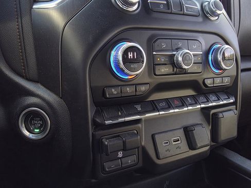 Used 2021 GMC Sierra 2500 AT4 w/ Gooseneck/5TH Wheel Package image 17