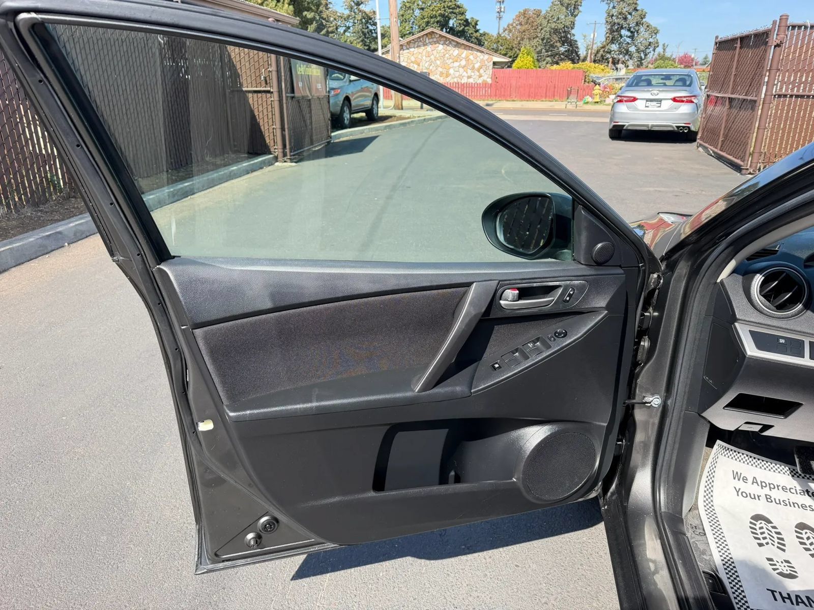 Used 2010 MAZDA MAZDA3 i Touring FWD image 9