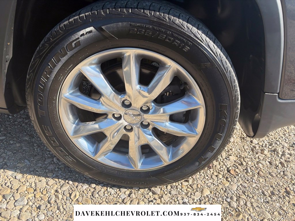 Used 2015 Jeep Cherokee Limited w/ Luxury Group AWD/4WD image 36