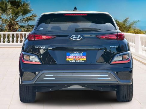 Used 2023 Hyundai Kona SE image 5