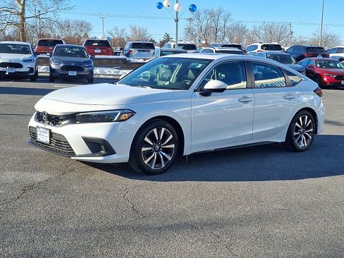 Used 2024 Honda Civic EX-L image 3