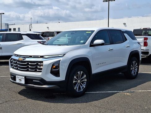 Used 2026 Chevrolet Equinox LT w/ Convenience Package II AWD/4WD image 3
