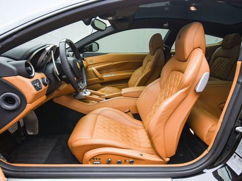 Certified 2016 Ferrari FF image 20