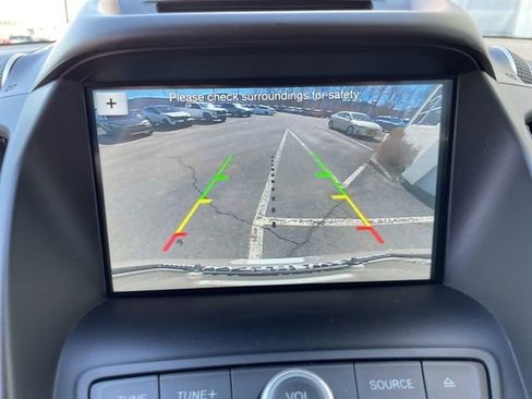 Used 2018 Ford Escape SE w/ SE Sport Appearance Package image 16