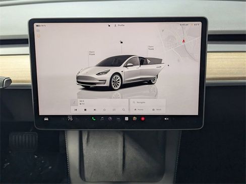Used 2023 Tesla Model 3 Standard Range image 11