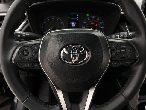 Used 2025 Toyota Corolla Cross AWD Hybrid image 16