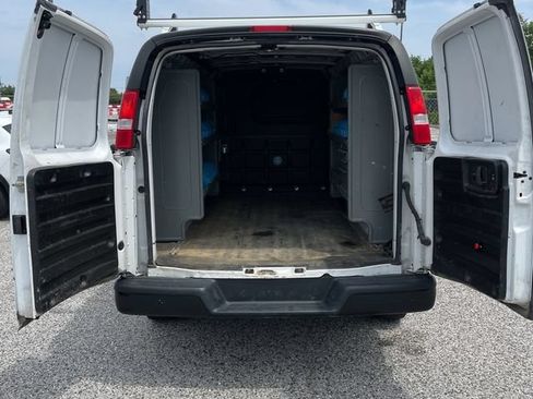 Used 2023 GMC Savana 2500 w/ Driver Convenience Package RWD image 8