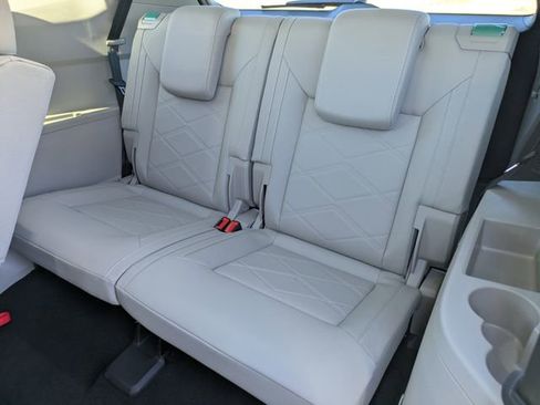 New 2026 Volkswagen Atlas SE image 14