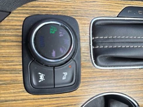 Used 2018 GMC Acadia Denali w/ Technology Package image 36