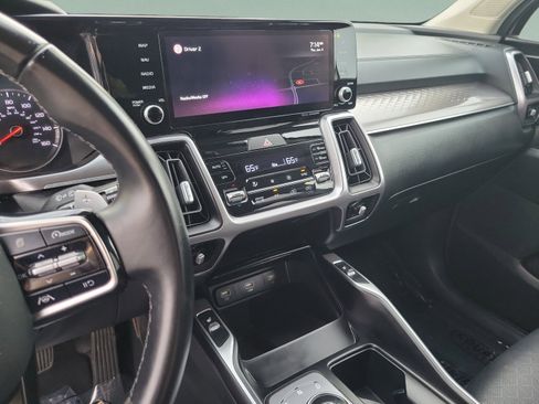 Certified 2022 Kia Sorento S FWD image 16