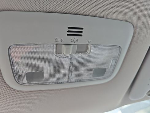 Used 2014 Toyota Corolla L FWD image 27