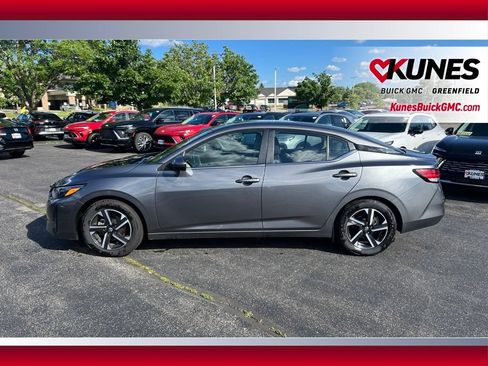 Used 2024 Nissan Sentra SV FWD image 9