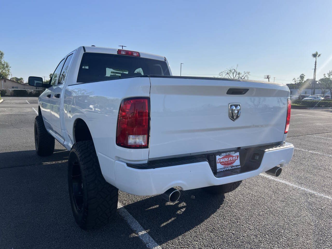 Used 2017 RAM 1500 Express RWD image 16