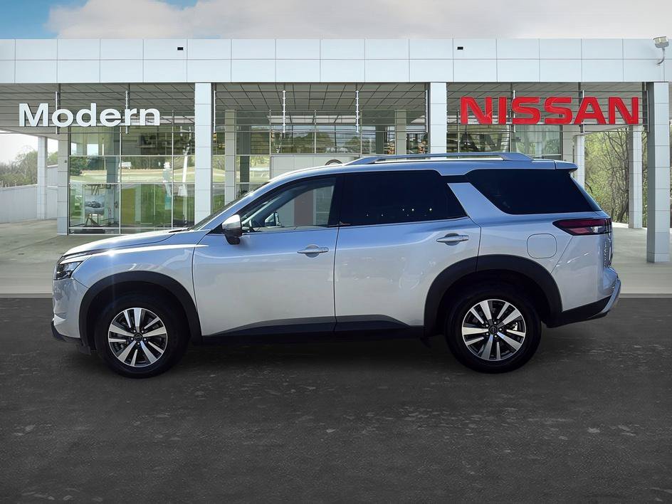 Certified 2025 Nissan Pathfinder SL AWD/4WD image 2