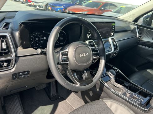 Certified 2023 Kia Sorento SX image 25