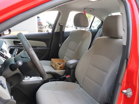 Used 2015 Chevrolet Cruze LT image 30