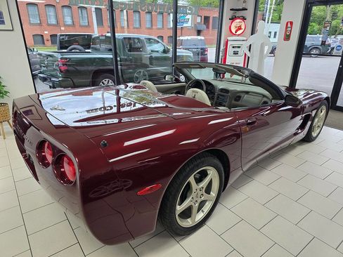 Used 2003 Chevrolet Corvette Convertible w/ Preferred Equipment Group1 RWD image 5