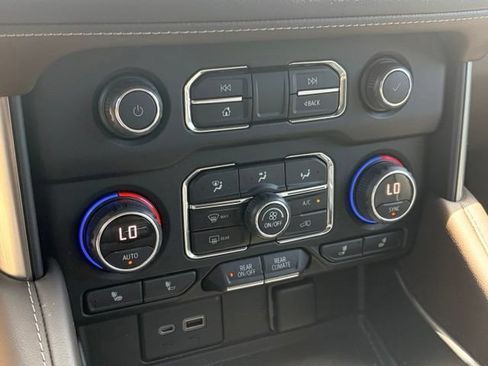 Used 2022 Chevrolet Tahoe LT RWD image 9