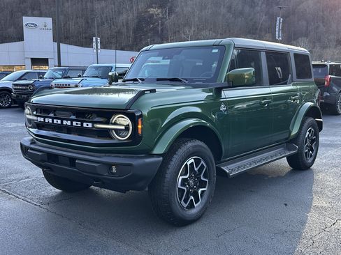 New 2025 Ford Bronco Outer Banks image 2