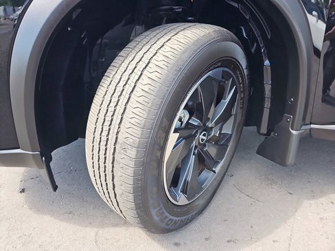 Used 2024 Nissan Rogue SV w/ SV Premium Package FWD image 33