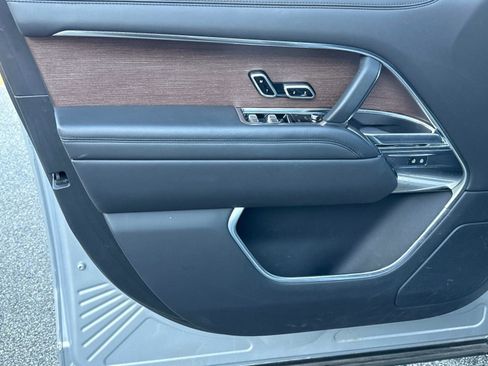 Certified 2024 Land Rover Range Rover Long Wheelbase SE image 18
